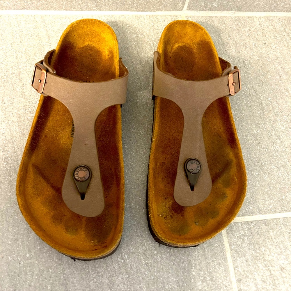 Birkenstock “Gizeh” sandals, size 37